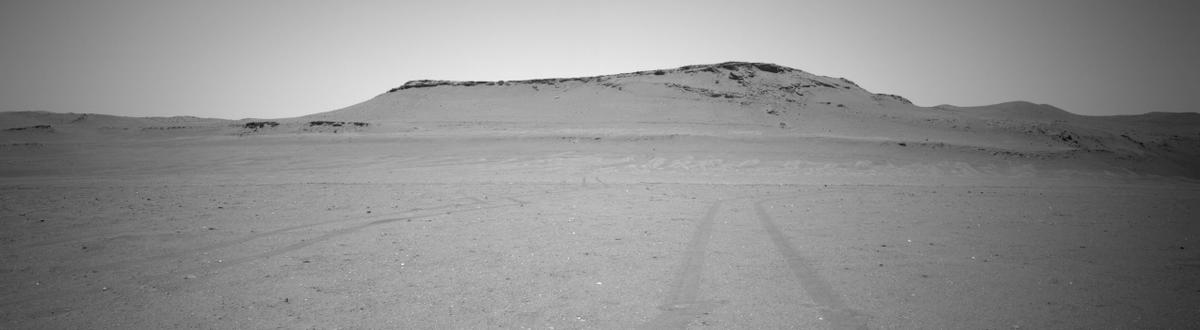 This image was taken by NAVCAM_LEFT onboard NASA's Mars rover Perseverance on Sol 679