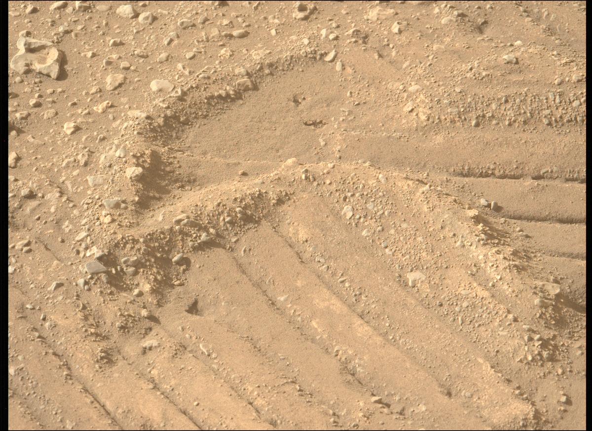 This image was taken by MCZ_LEFT onboard NASA's Mars rover Perseverance on Sol 680