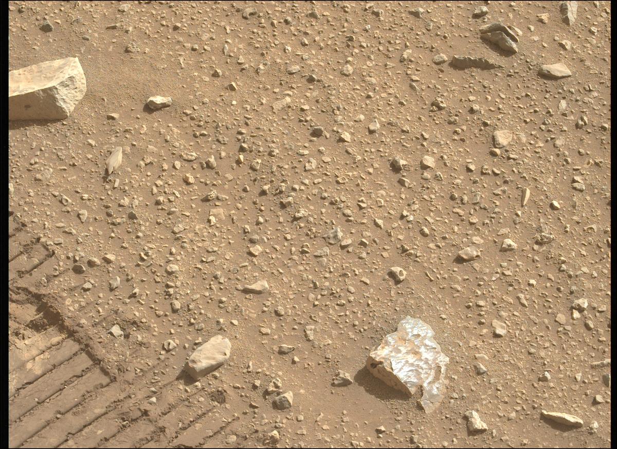 This image was taken by MCZ_LEFT onboard NASA's Mars rover Perseverance on Sol 681