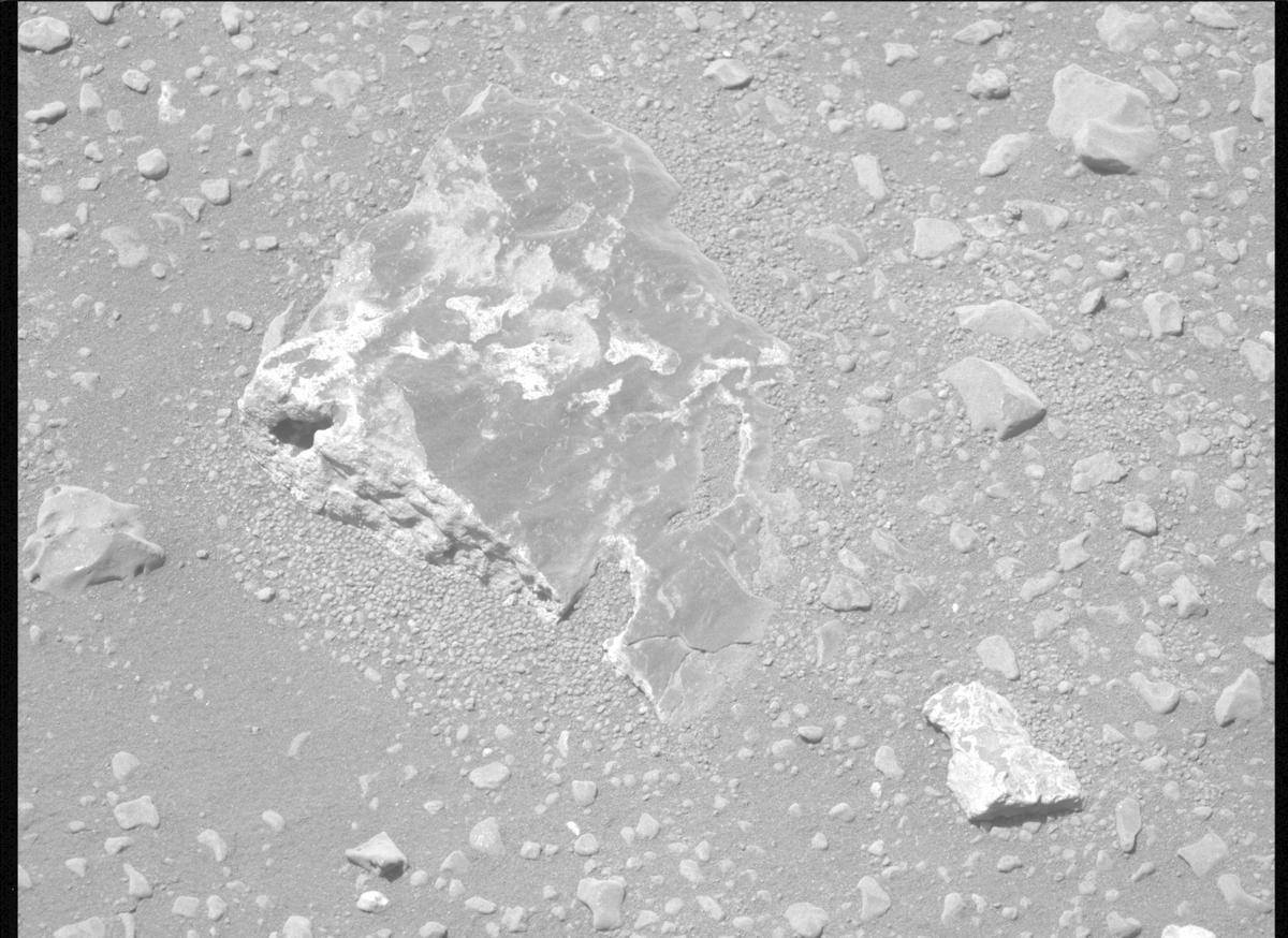 This image was taken by MCZ_LEFT onboard NASA's Mars rover Perseverance on Sol 682