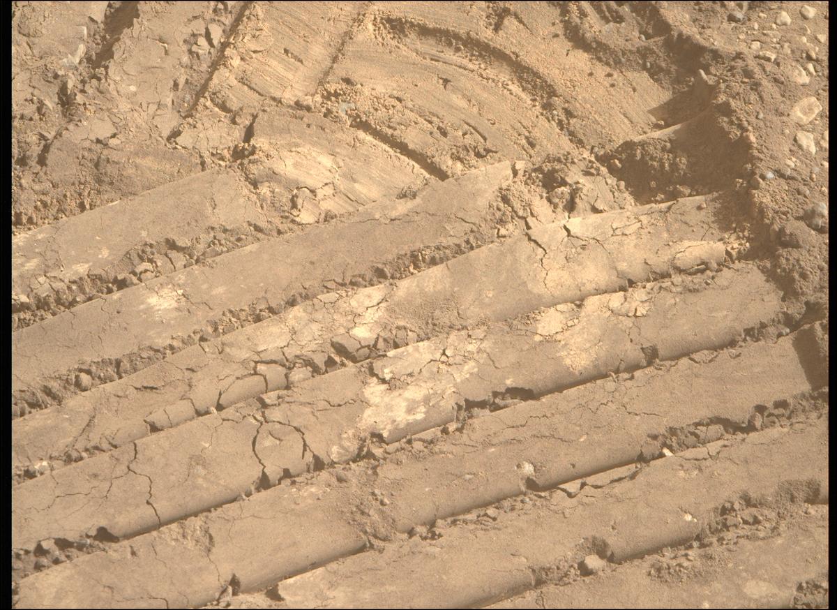 This image was taken by MCZ_RIGHT onboard NASA's Mars rover Perseverance on Sol 683