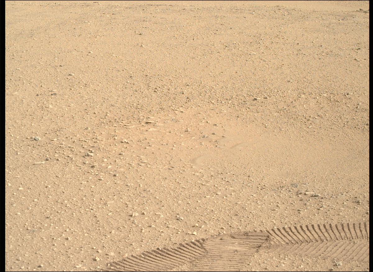 This image was taken by MCZ_RIGHT onboard NASA's Mars rover Perseverance on Sol 683