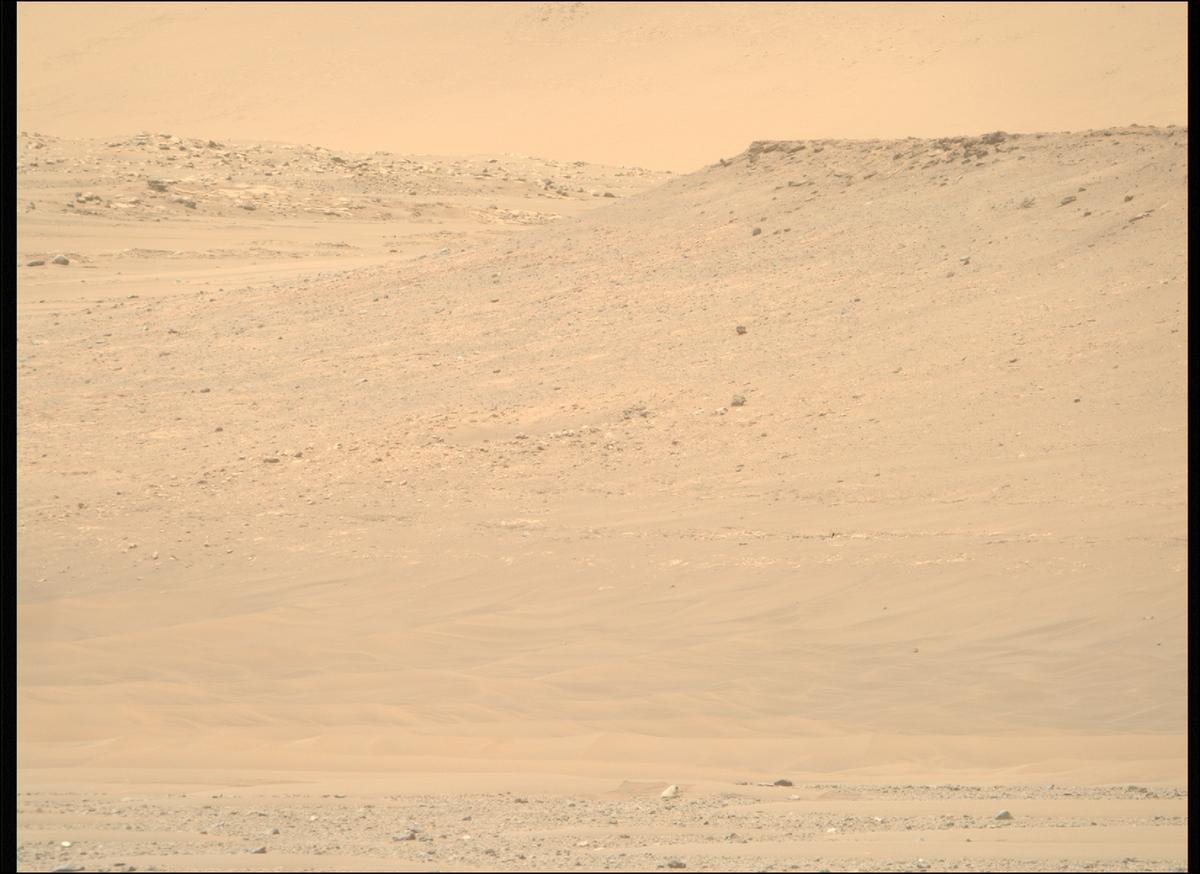 This image was taken by MCZ_RIGHT onboard NASA's Mars rover Perseverance on Sol 686
