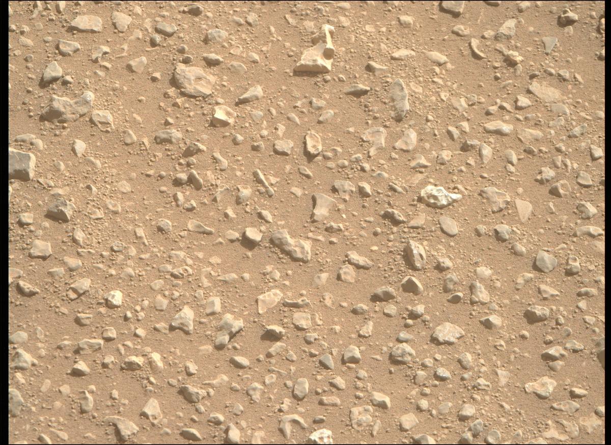 This image was taken by MCZ_RIGHT onboard NASA's Mars rover Perseverance on Sol 688