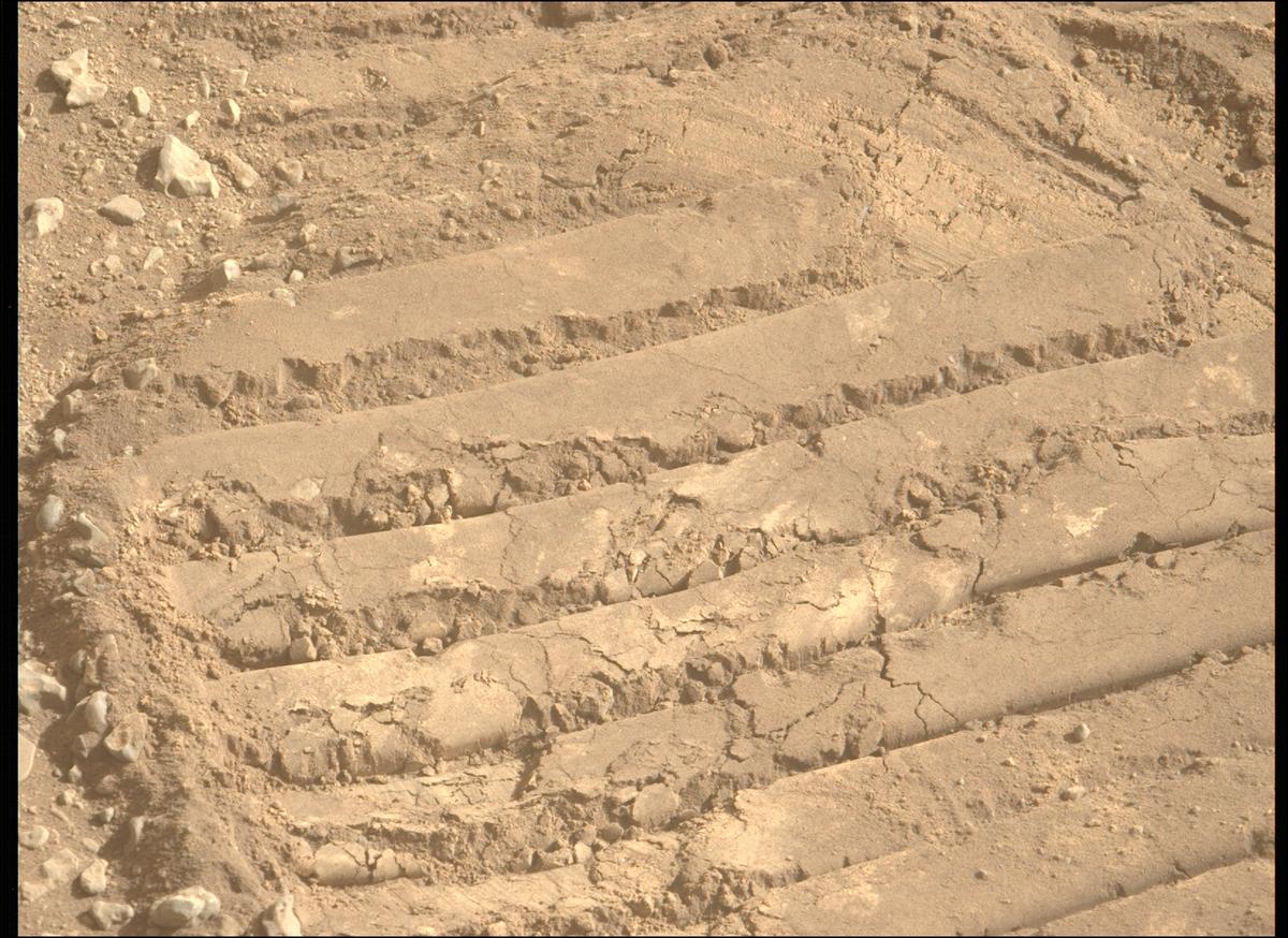 This image was taken by MCZ_LEFT onboard NASA's Mars rover Perseverance on Sol 689