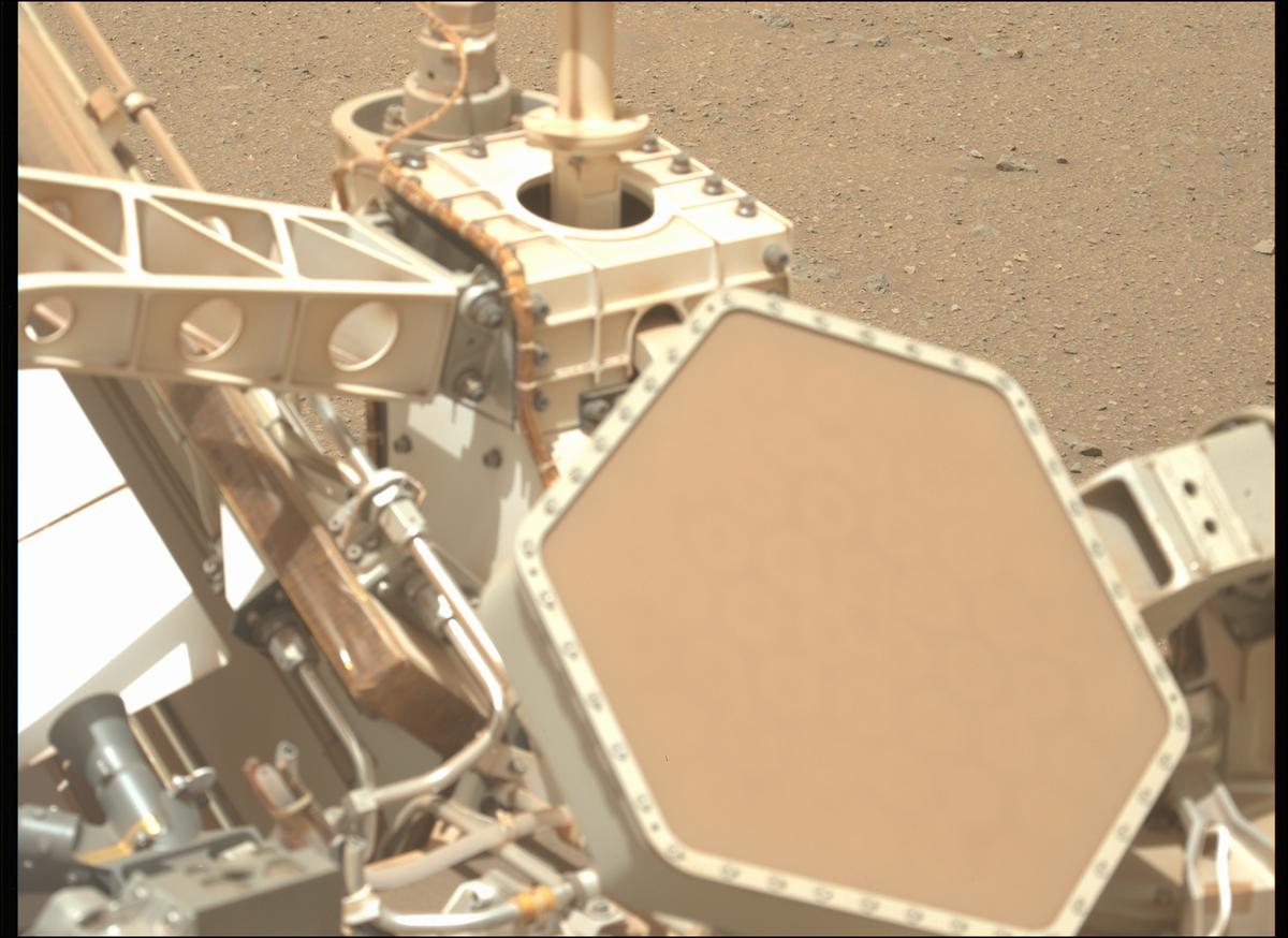 This image was taken by MCZ_LEFT onboard NASA's Mars rover Perseverance on Sol 690