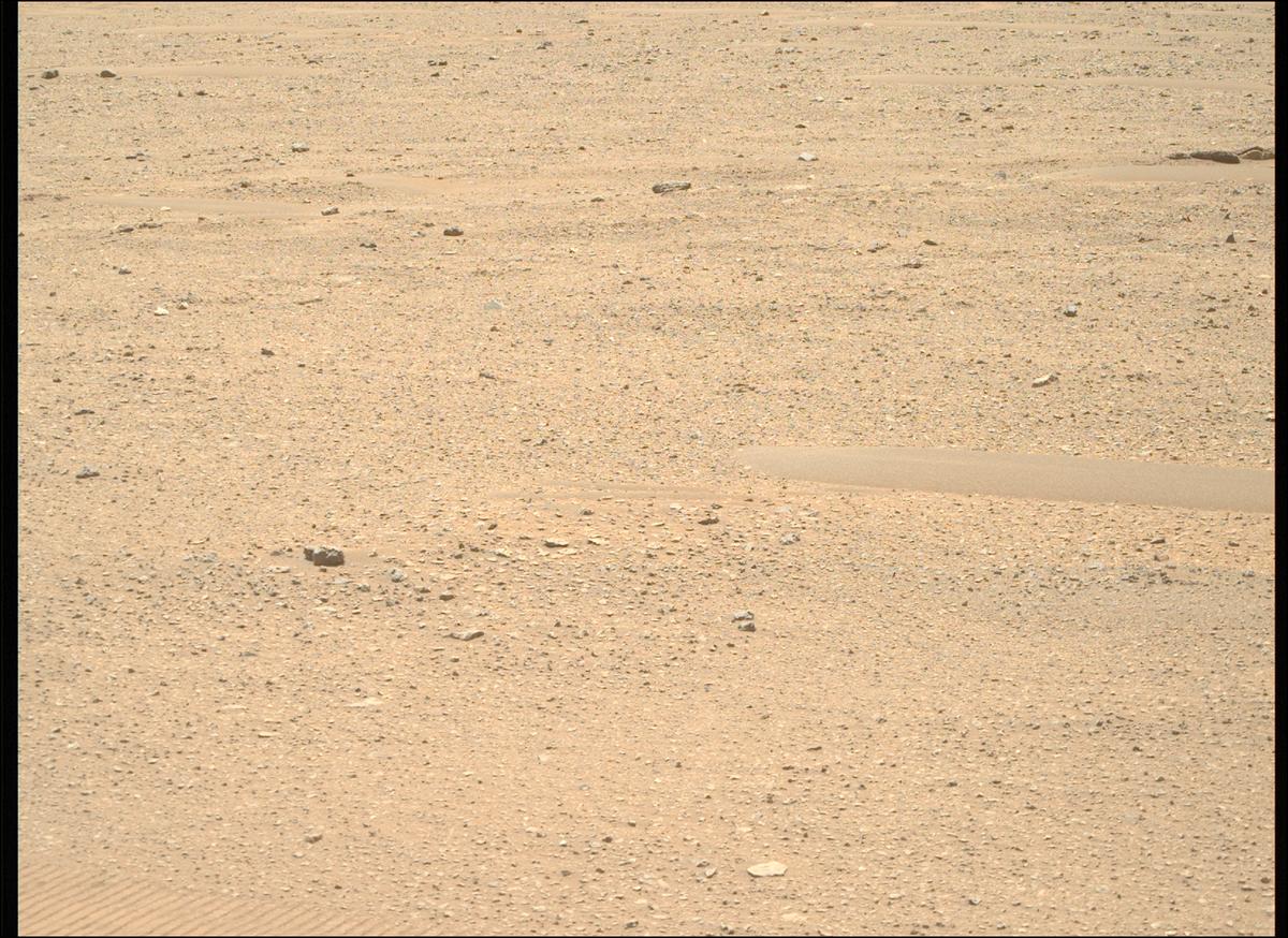 This image was taken by MCZ_RIGHT onboard NASA's Mars rover Perseverance on Sol 690