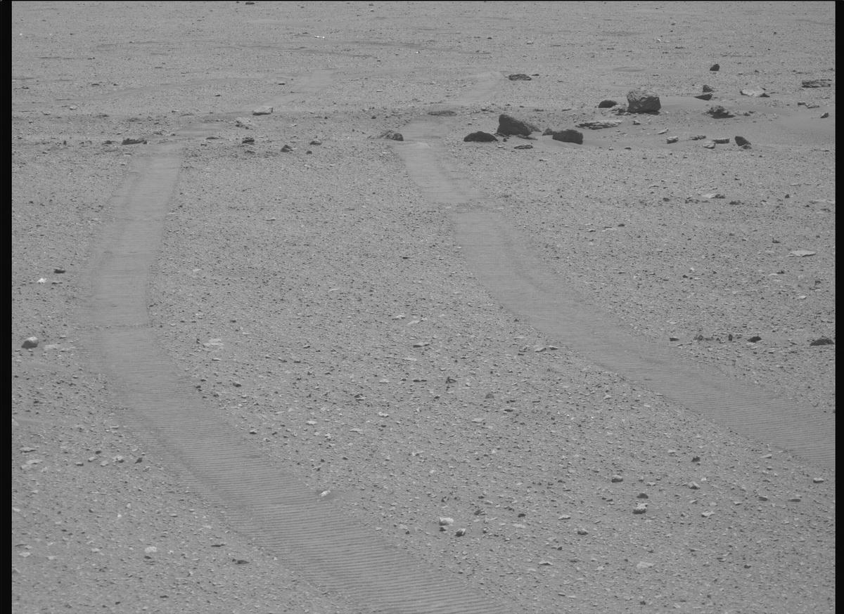 This image was taken by MCZ_RIGHT onboard NASA's Mars rover Perseverance on Sol 690