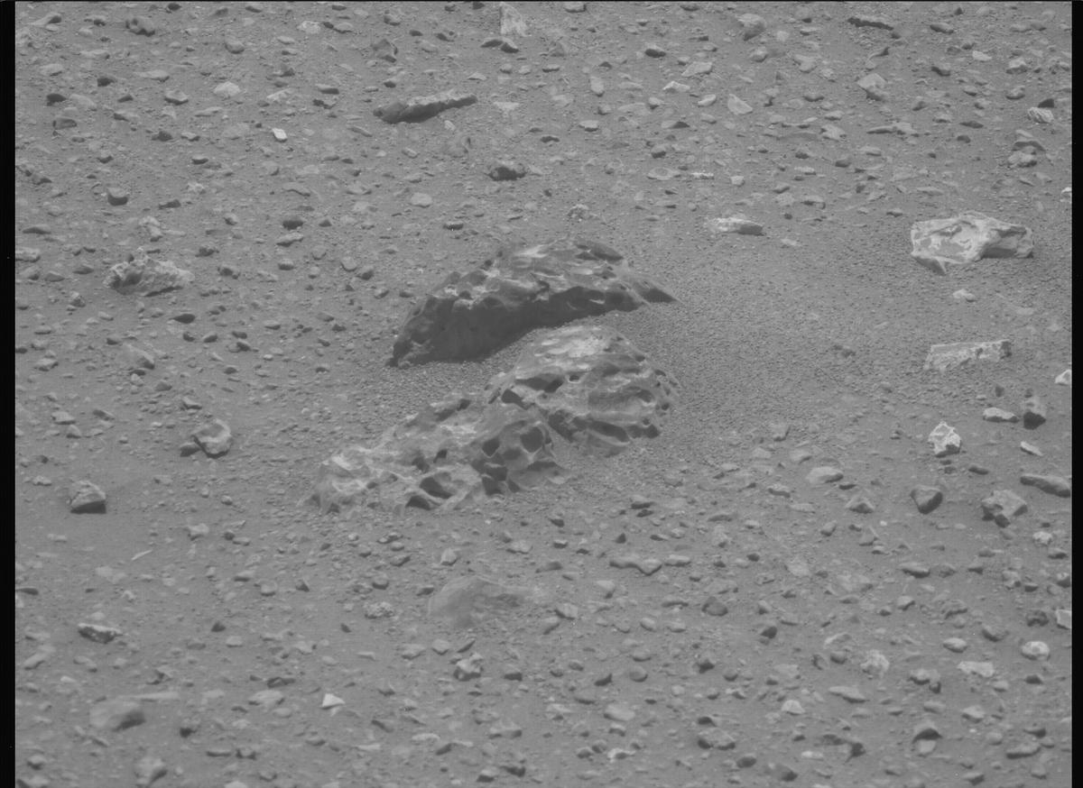 This image was taken by MCZ_LEFT onboard NASA's Mars rover Perseverance on Sol 691