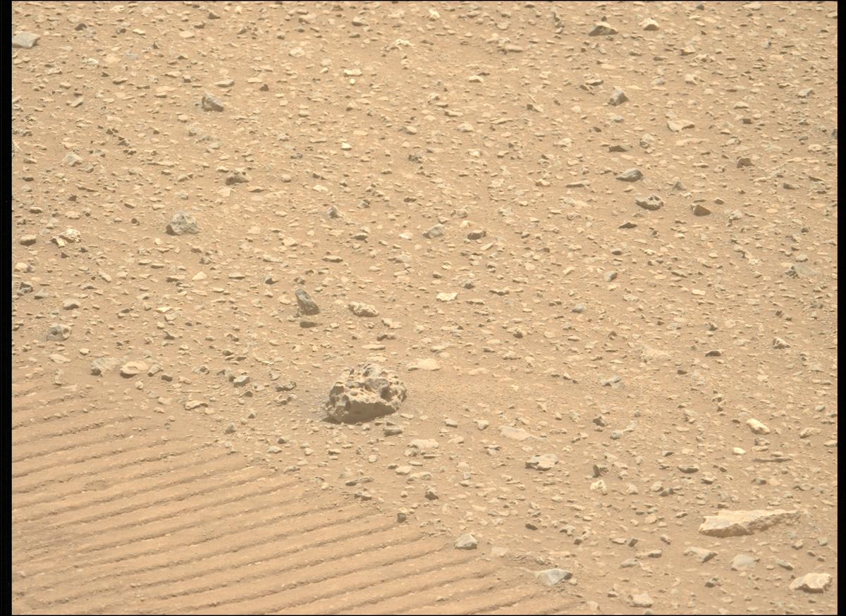 This image was taken by MCZ_LEFT onboard NASA's Mars rover Perseverance on Sol 693