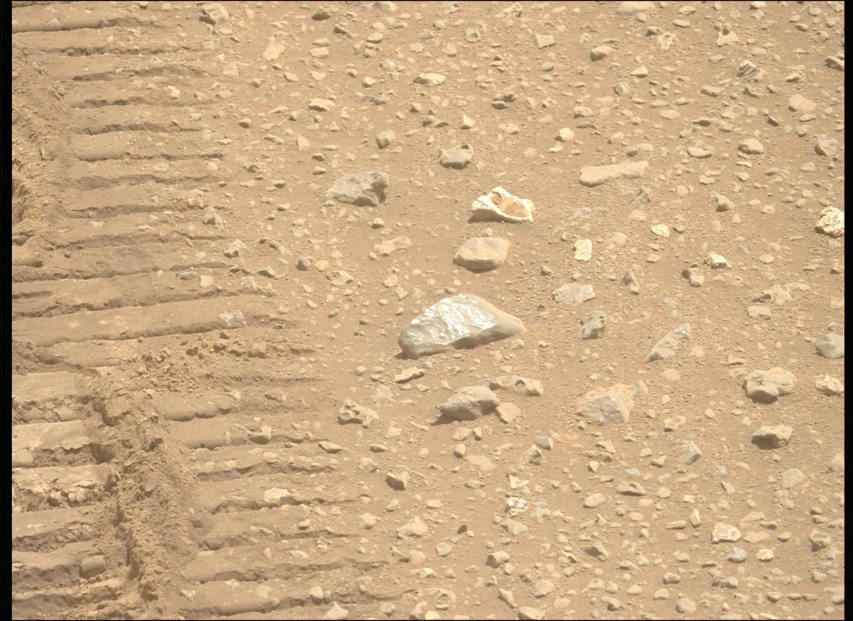 This image was taken by MCZ_LEFT onboard NASA's Mars rover Perseverance on Sol 693