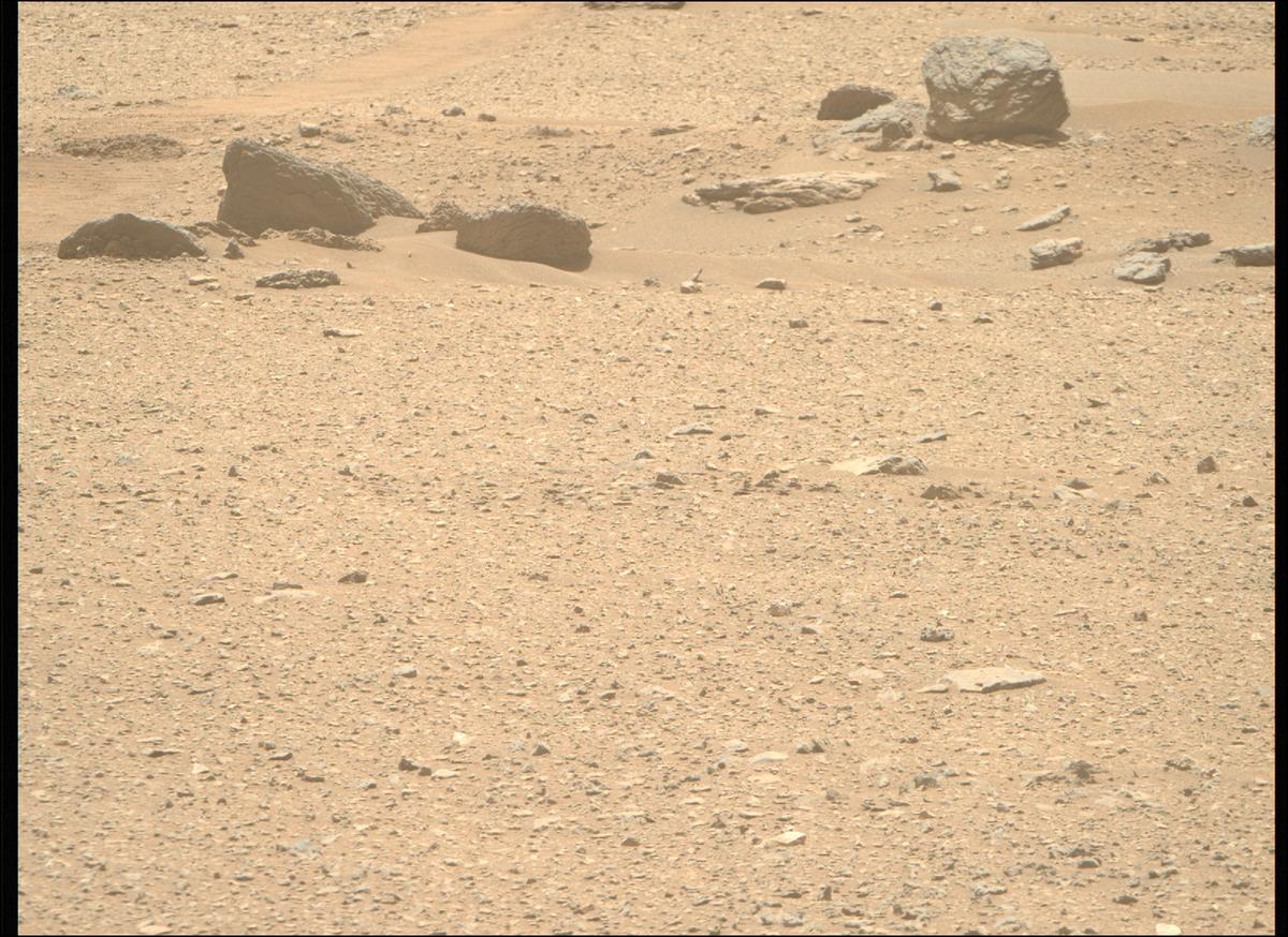 This image was taken by MCZ_RIGHT onboard NASA's Mars rover Perseverance on Sol 693