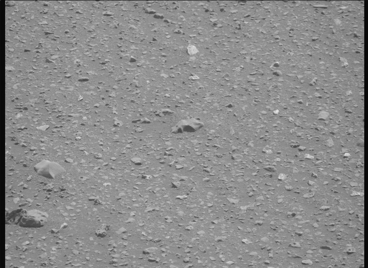This image was taken by MCZ_RIGHT onboard NASA's Mars rover Perseverance on Sol 693