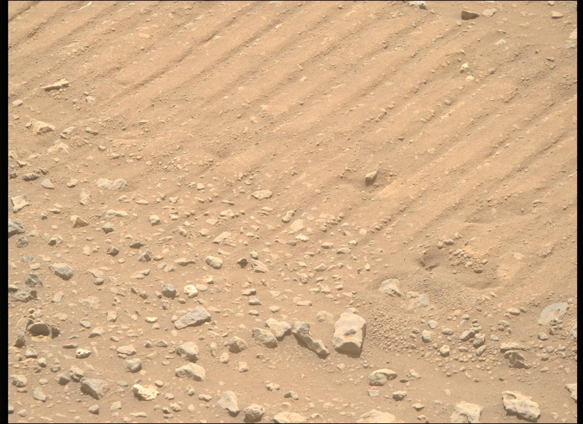 This image was taken by MCZ_RIGHT onboard NASA's Mars rover Perseverance on Sol 693