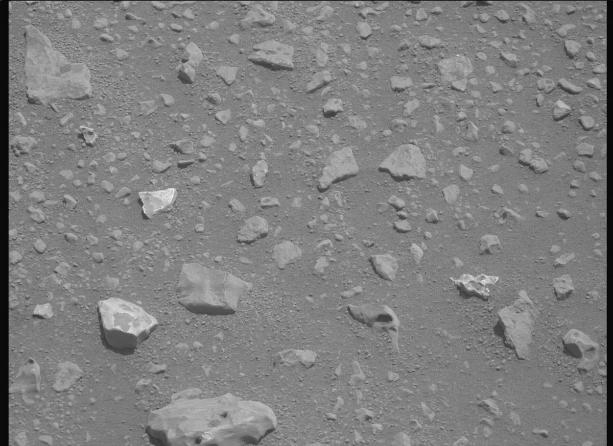 This image was taken by MCZ_RIGHT onboard NASA's Mars rover Perseverance on Sol 693