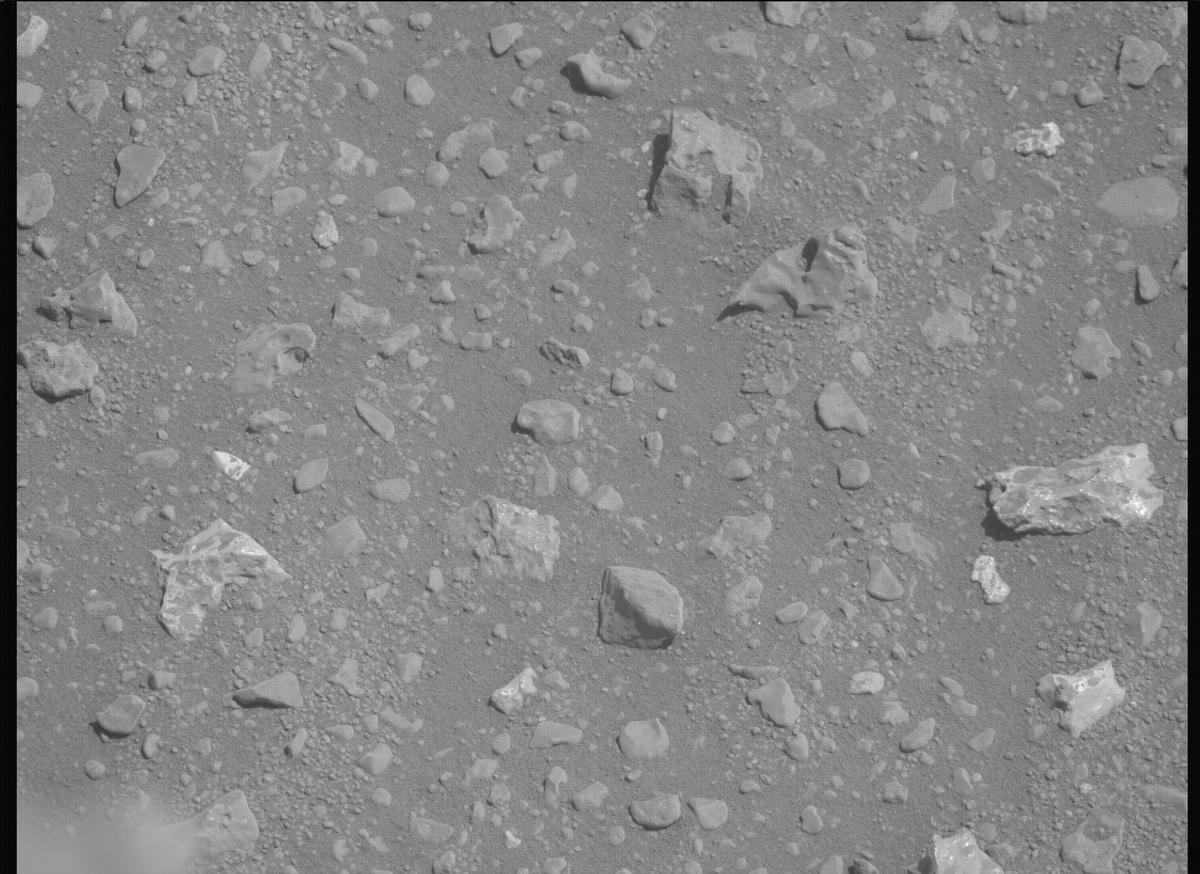 This image was taken by MCZ_RIGHT onboard NASA's Mars rover Perseverance on Sol 693