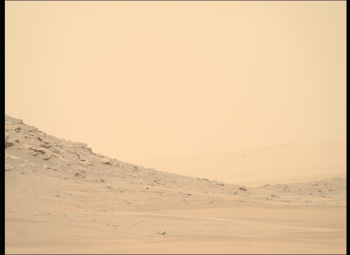 This image was taken by MCZ_RIGHT onboard NASA's Mars rover Perseverance on Sol 696