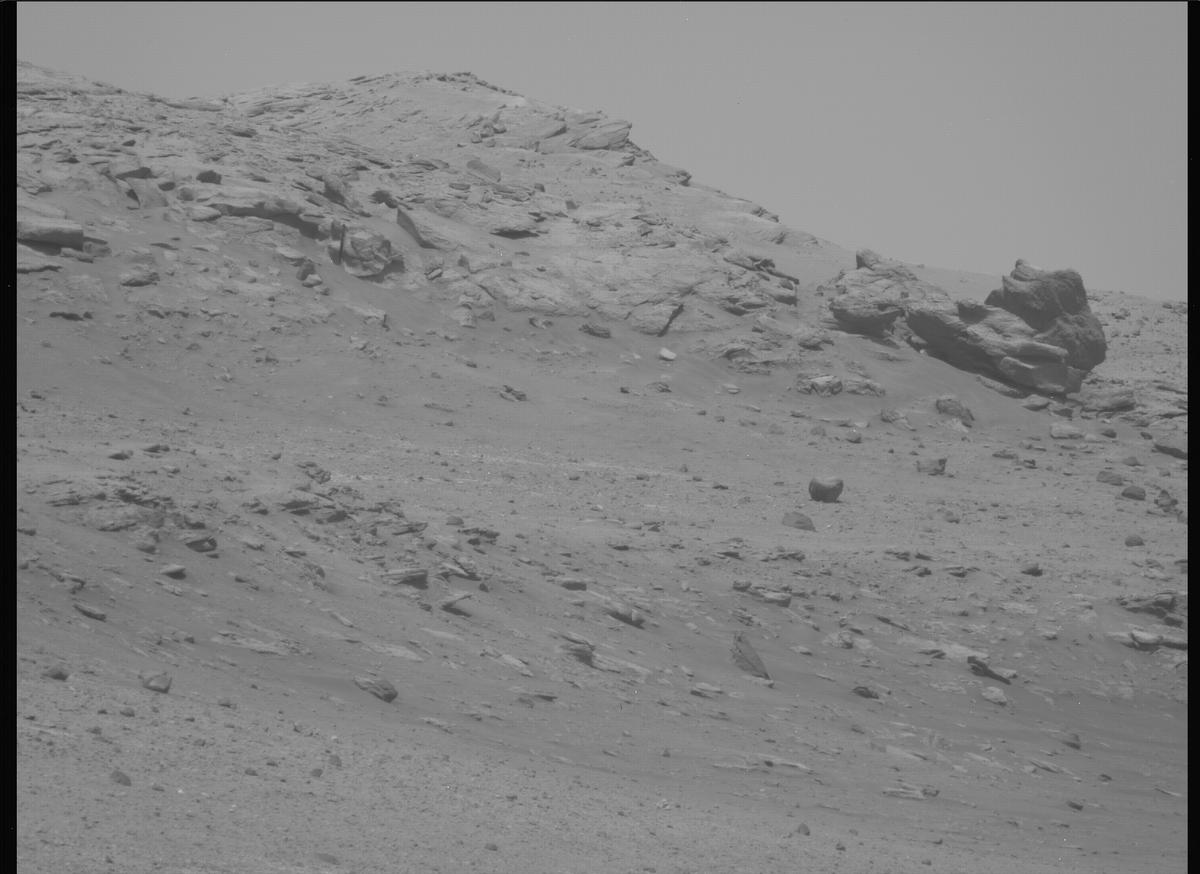 This image was taken by MCZ_LEFT onboard NASA's Mars rover Perseverance on Sol 697