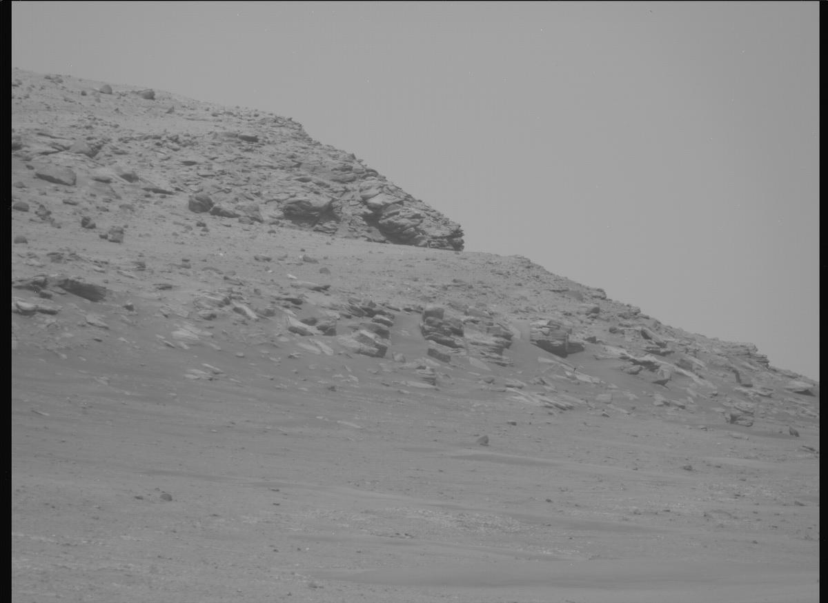 This image was taken by MCZ_RIGHT onboard NASA's Mars rover Perseverance on Sol 697