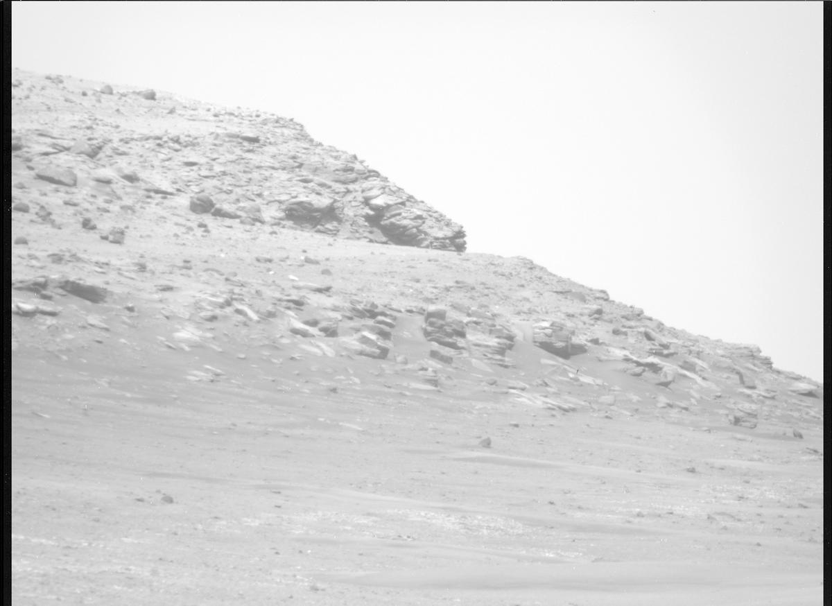 This image was taken by MCZ_RIGHT onboard NASA's Mars rover Perseverance on Sol 697