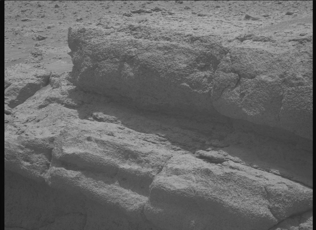 This image was taken by MCZ_RIGHT onboard NASA's Mars rover Perseverance on Sol 699