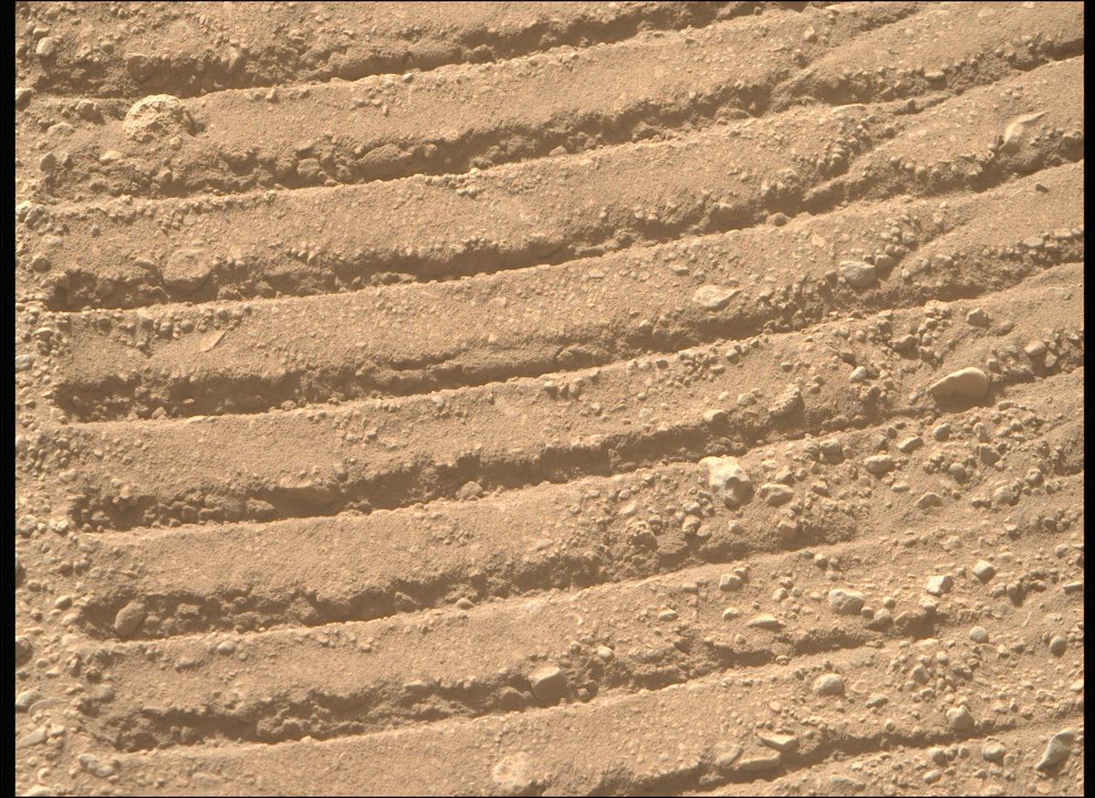 This image was taken by MCZ_RIGHT onboard NASA's Mars rover Perseverance on Sol 702