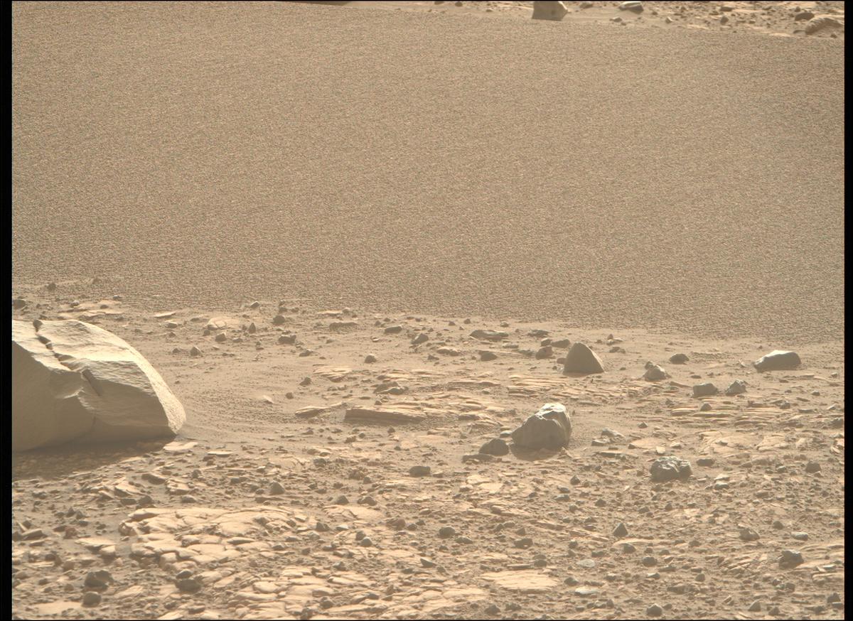 This image was taken by MCZ_RIGHT onboard NASA's Mars rover Perseverance on Sol 707