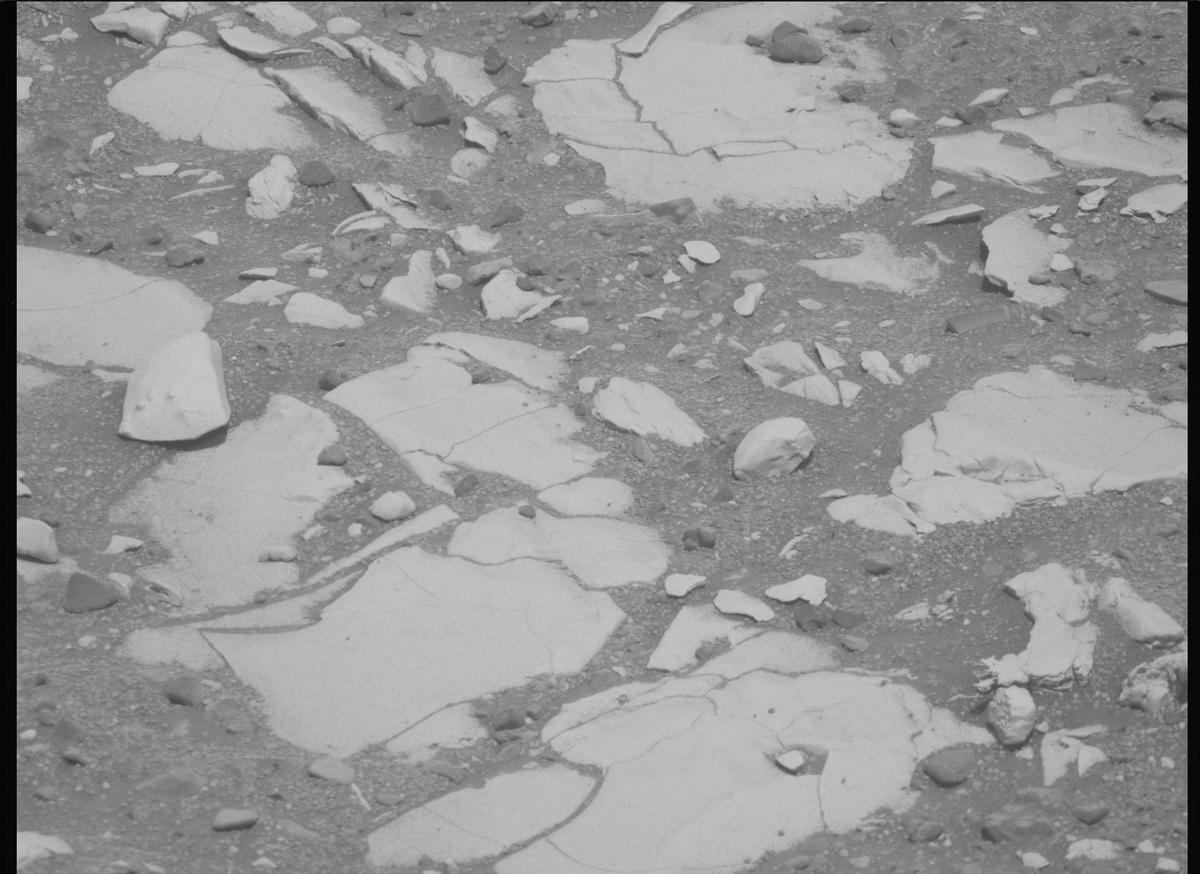 This image was taken by MCZ_RIGHT onboard NASA's Mars rover Perseverance on Sol 708