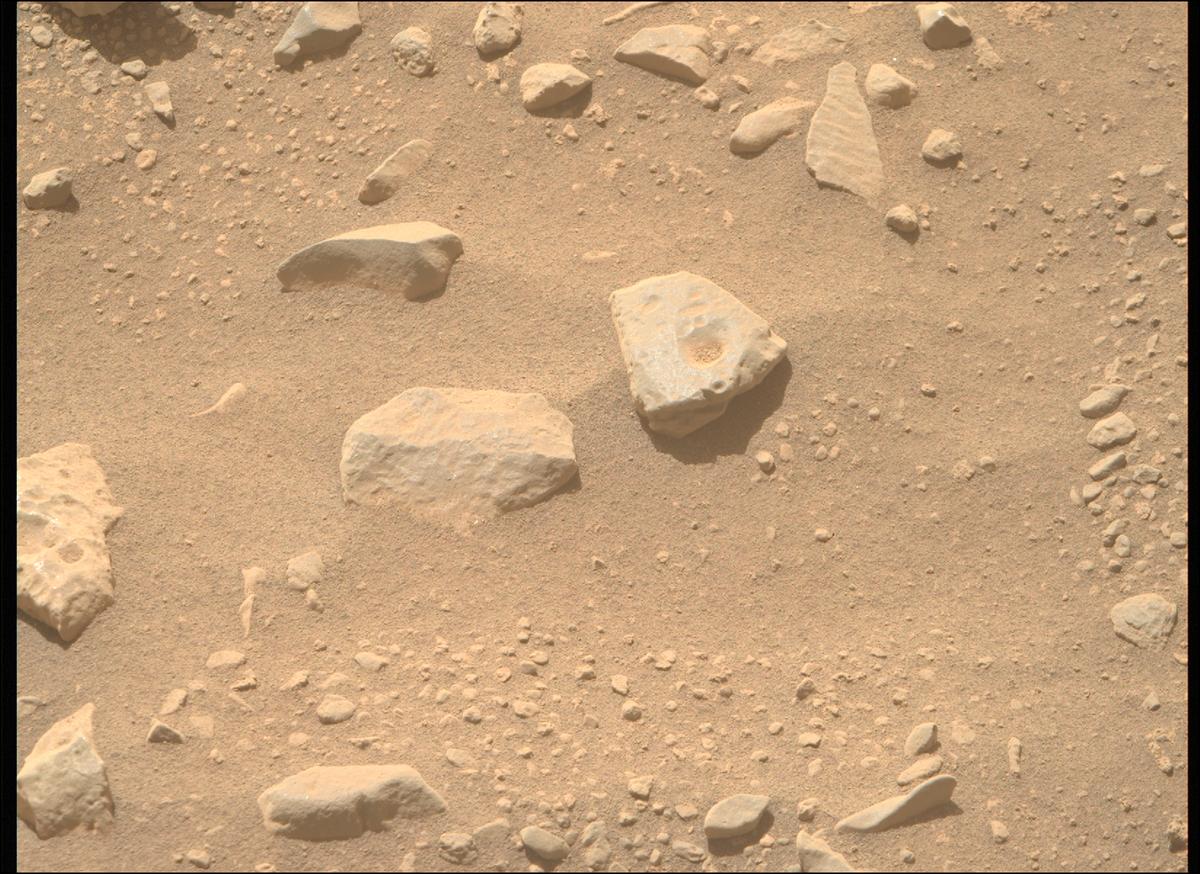 This image was taken by MCZ_RIGHT onboard NASA's Mars rover Perseverance on Sol 709