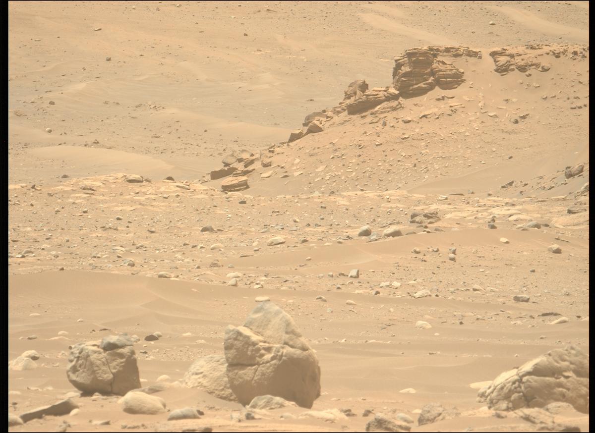 This image was taken by MCZ_LEFT onboard NASA's Mars rover Perseverance on Sol 711