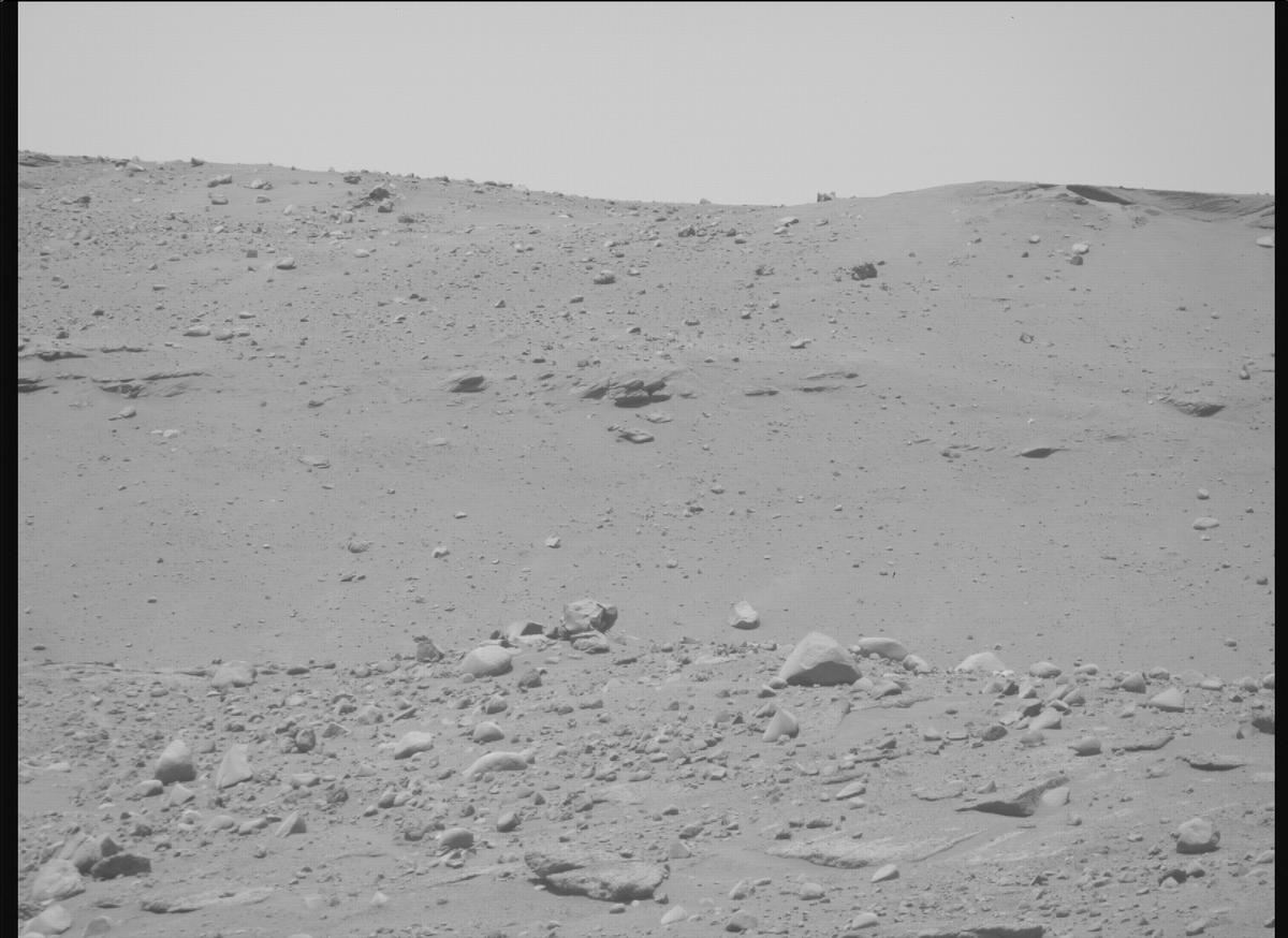 This image was taken by MCZ_RIGHT onboard NASA's Mars rover Perseverance on Sol 711