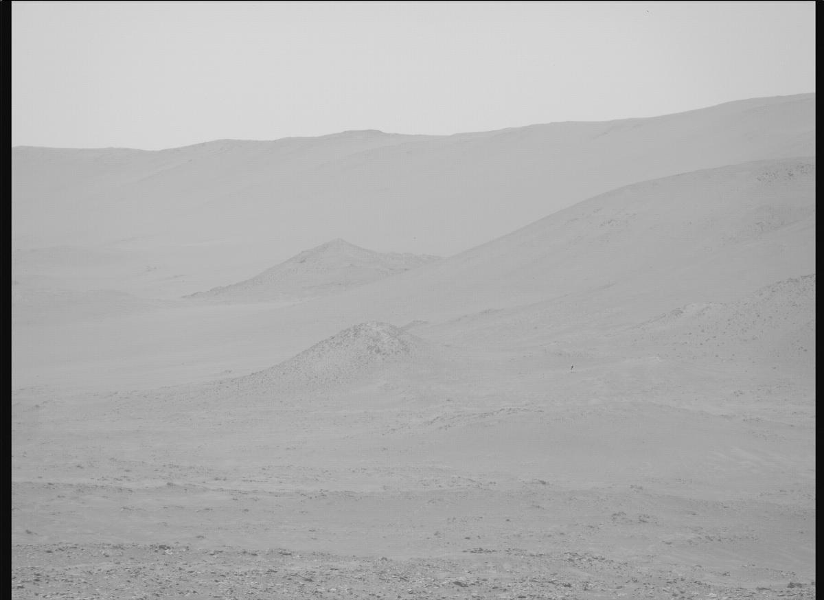 This image was taken by MCZ_RIGHT onboard NASA's Mars rover Perseverance on Sol 711