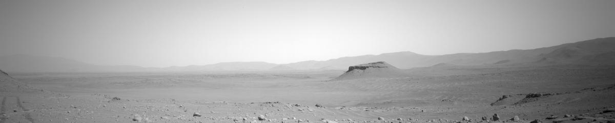 This image was taken by NAVCAM_LEFT onboard NASA's Mars rover Perseverance on Sol 712