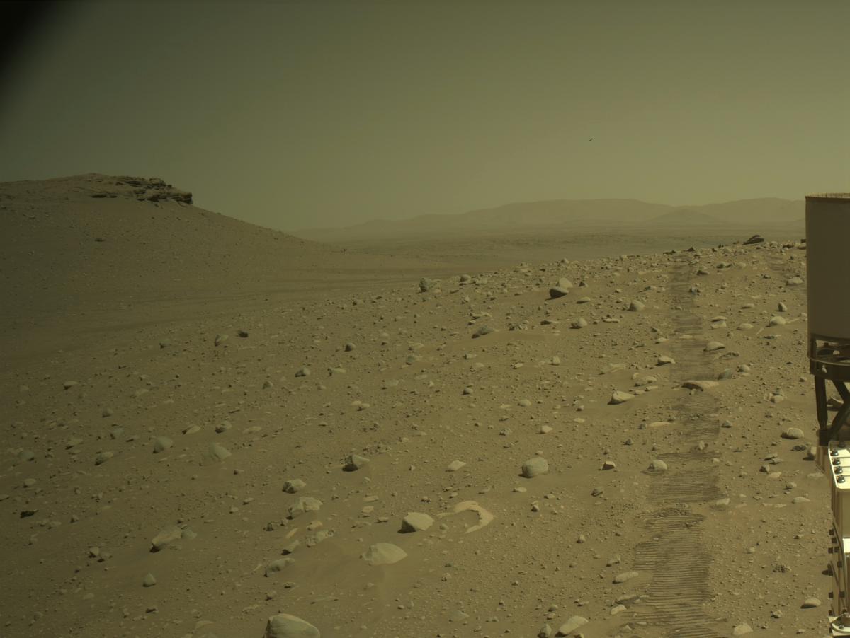 This image was taken by NAVCAM_LEFT onboard NASA's Mars rover Perseverance on Sol 713