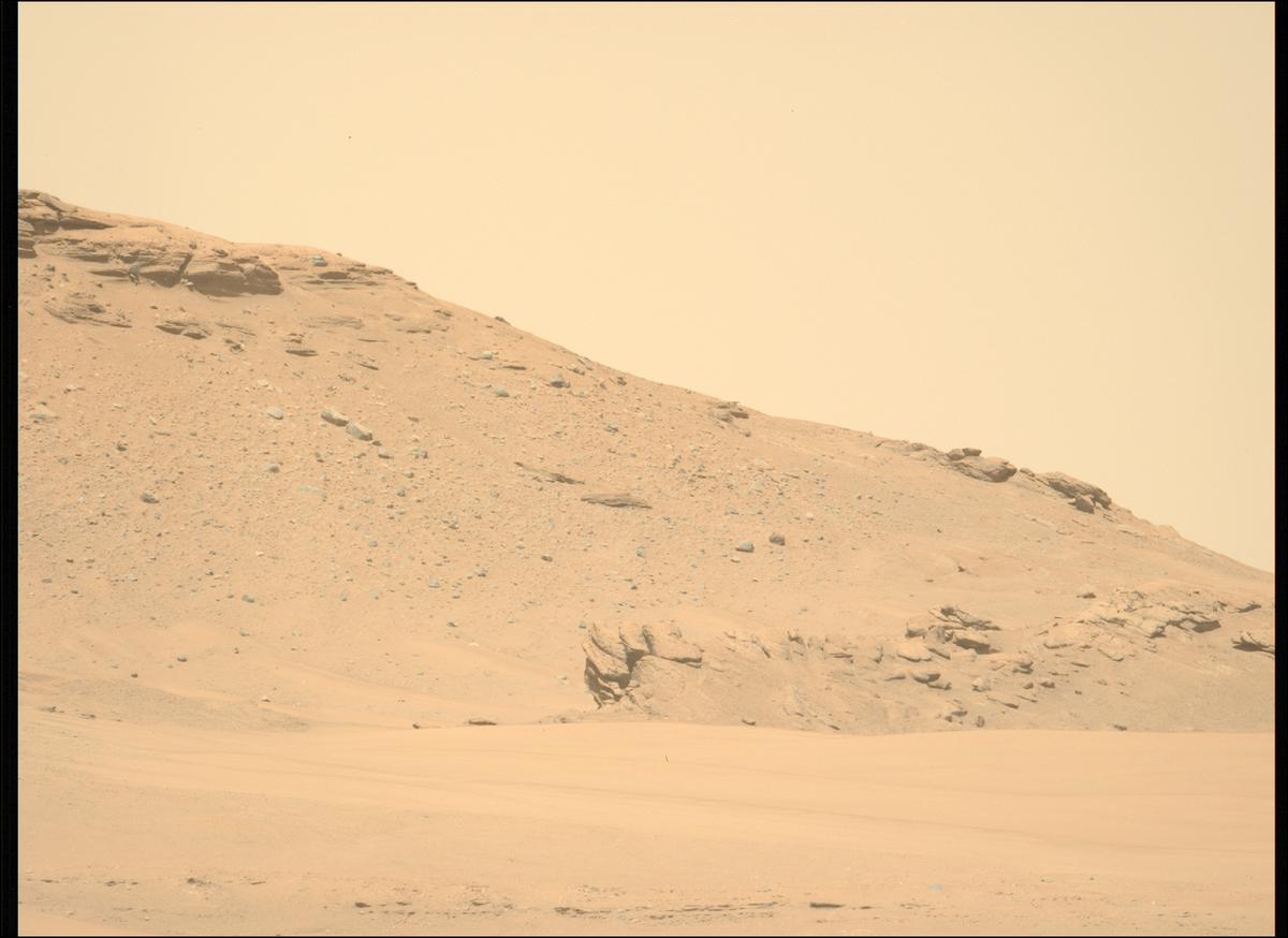 This image was taken by MCZ_LEFT onboard NASA's Mars rover Perseverance on Sol 713