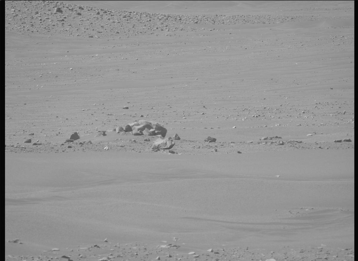 This image was taken by MCZ_LEFT onboard NASA's Mars rover Perseverance on Sol 713