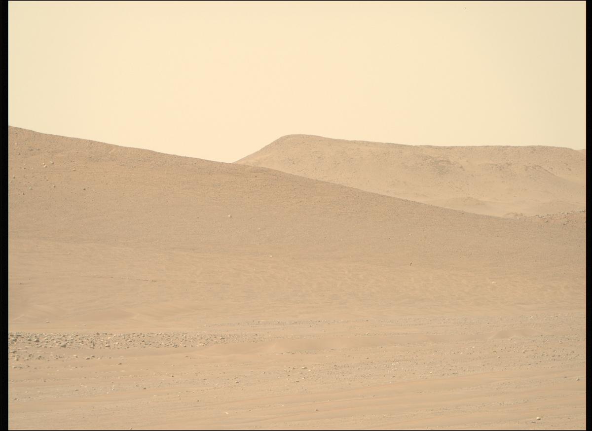 This image was taken by MCZ_RIGHT onboard NASA's Mars rover Perseverance on Sol 713