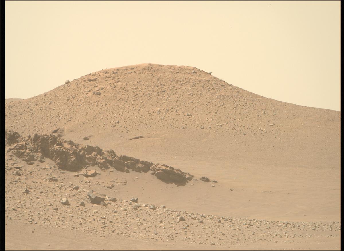 This image was taken by MCZ_RIGHT onboard NASA's Mars rover Perseverance on Sol 713