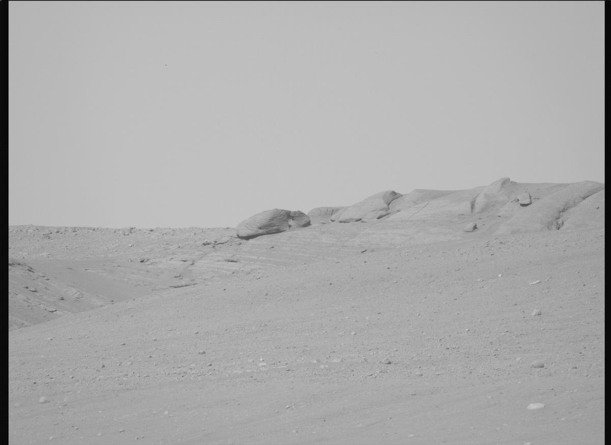 This image was taken by MCZ_LEFT onboard NASA's Mars rover Perseverance on Sol 715
