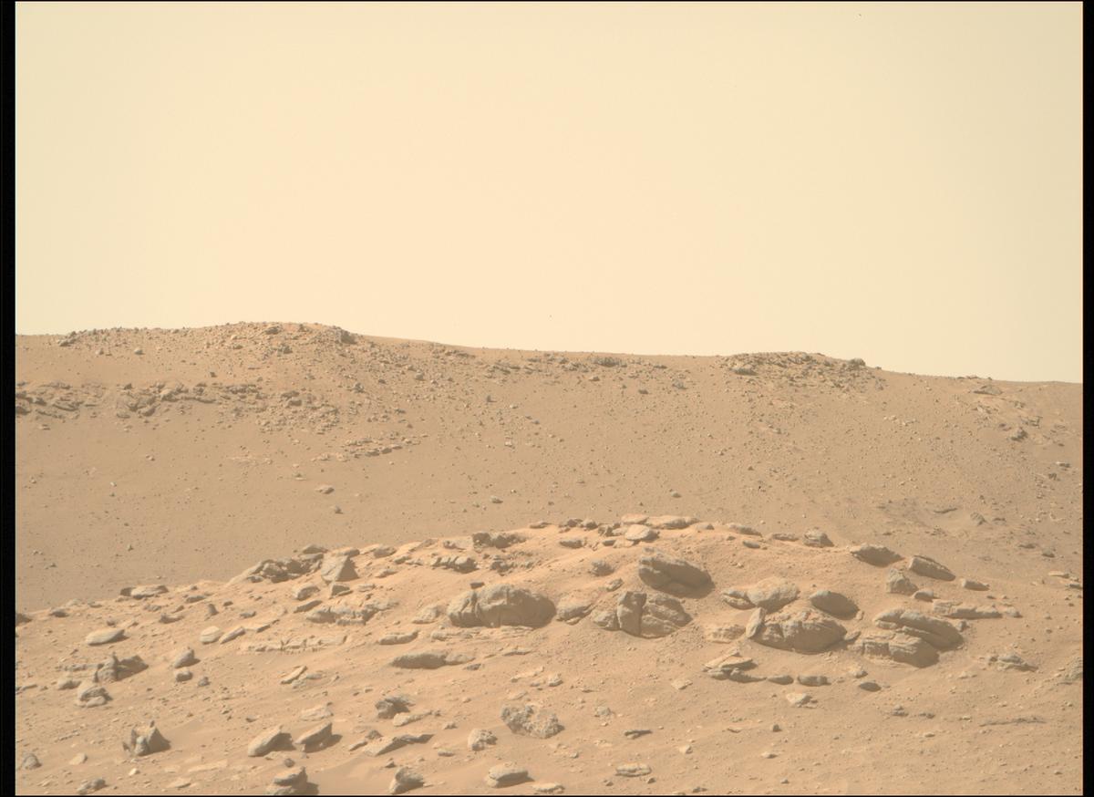 This image was taken by MCZ_RIGHT onboard NASA's Mars rover Perseverance on Sol 715