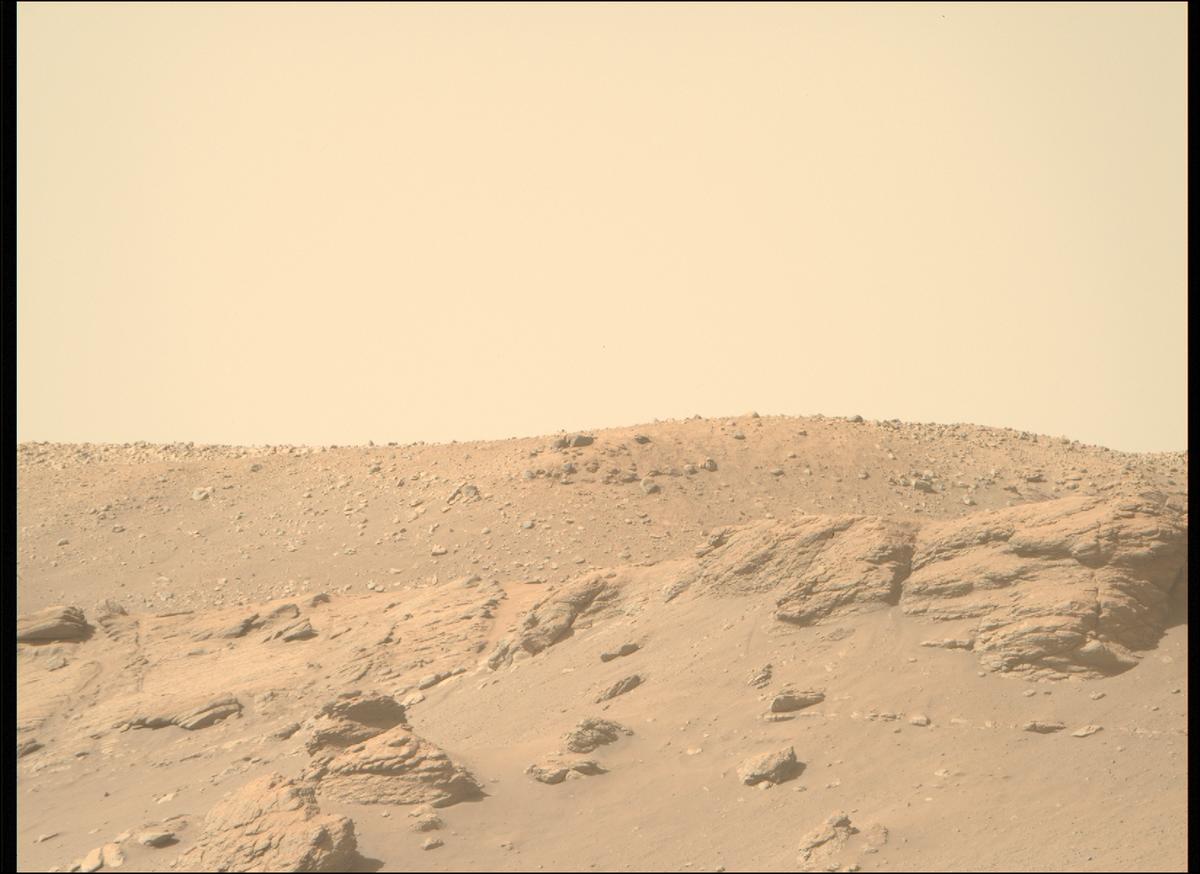 This image was taken by MCZ_RIGHT onboard NASA's Mars rover Perseverance on Sol 715