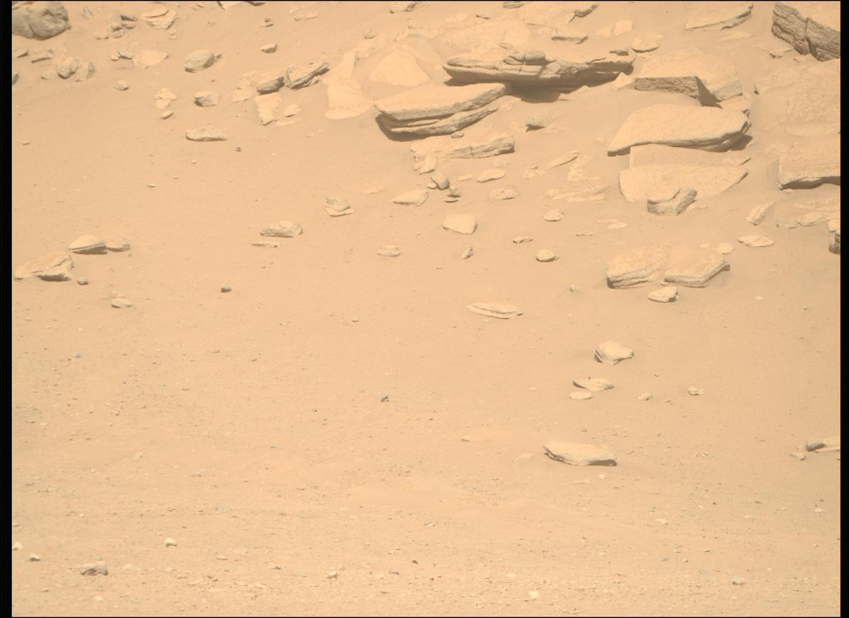 This image was taken by MCZ_RIGHT onboard NASA's Mars rover Perseverance on Sol 715