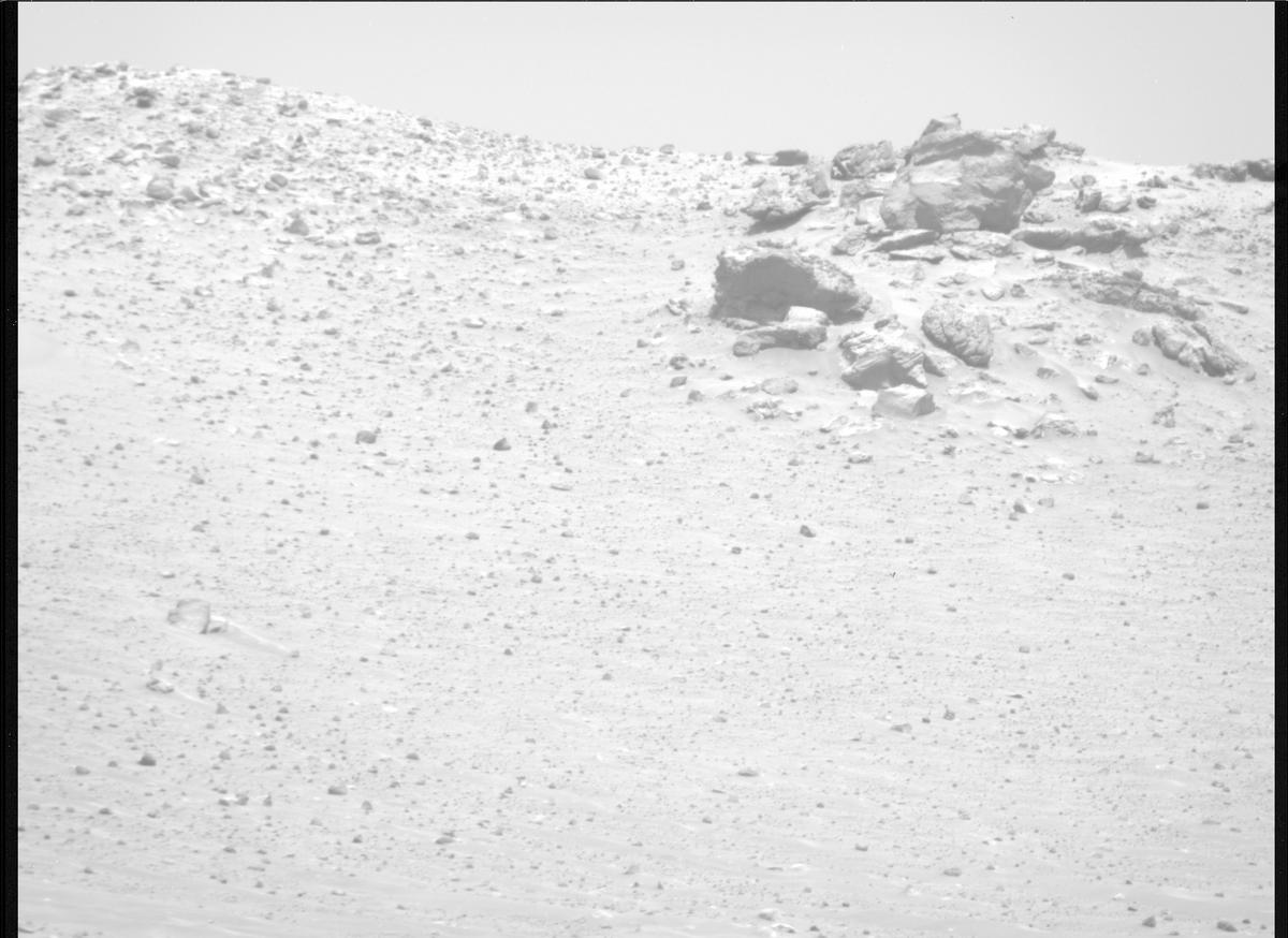 This image was taken by MCZ_RIGHT onboard NASA's Mars rover Perseverance on Sol 715