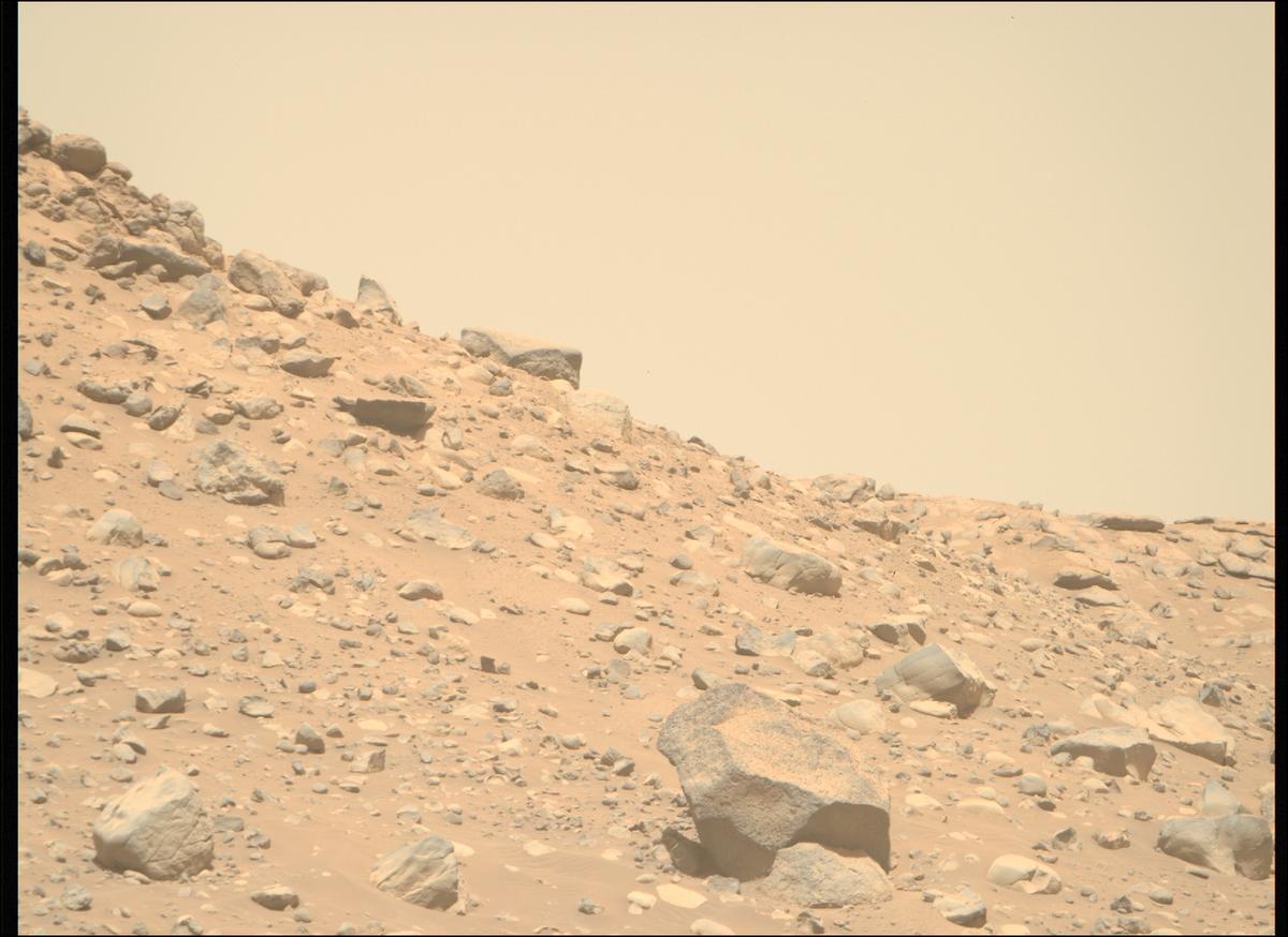 This image was taken by MCZ_RIGHT onboard NASA's Mars rover Perseverance on Sol 716