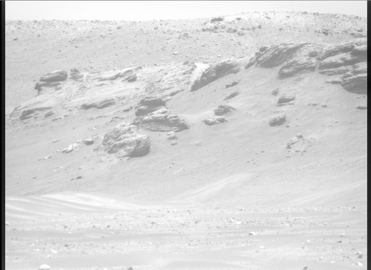This image was taken by MCZ_RIGHT onboard NASA's Mars rover Perseverance on Sol 716