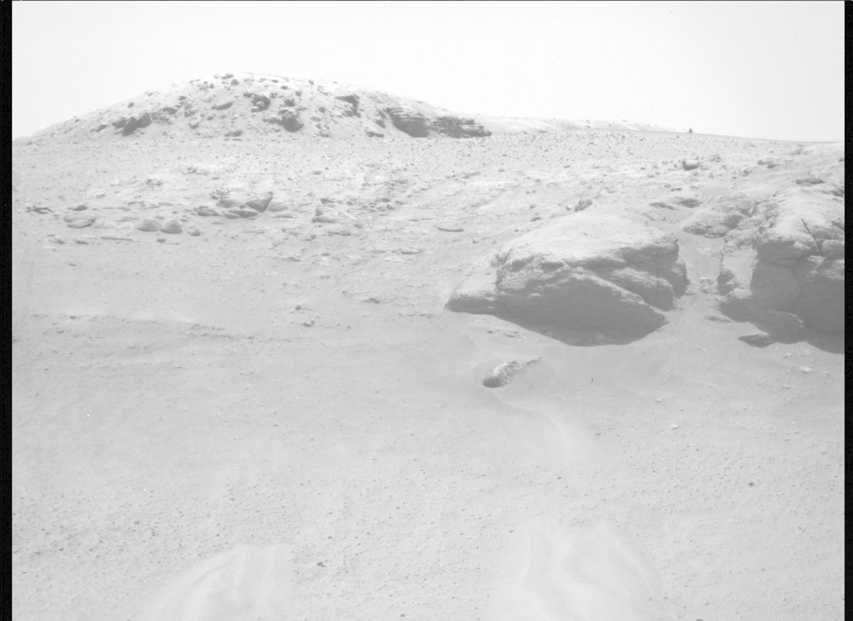 This image was taken by MCZ_RIGHT onboard NASA's Mars rover Perseverance on Sol 717
