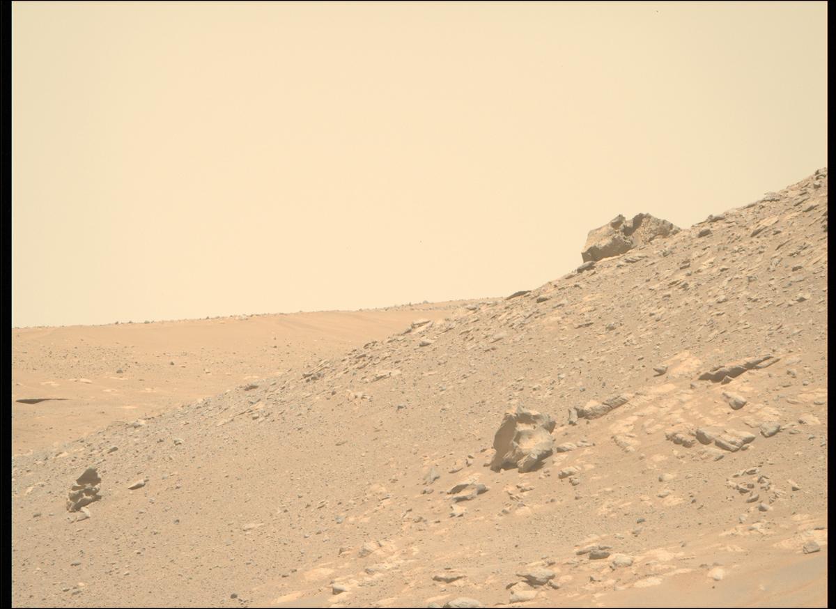 This image was taken by MCZ_RIGHT onboard NASA's Mars rover Perseverance on Sol 718