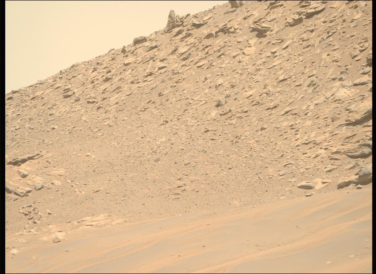 This image was taken by MCZ_RIGHT onboard NASA's Mars rover Perseverance on Sol 718