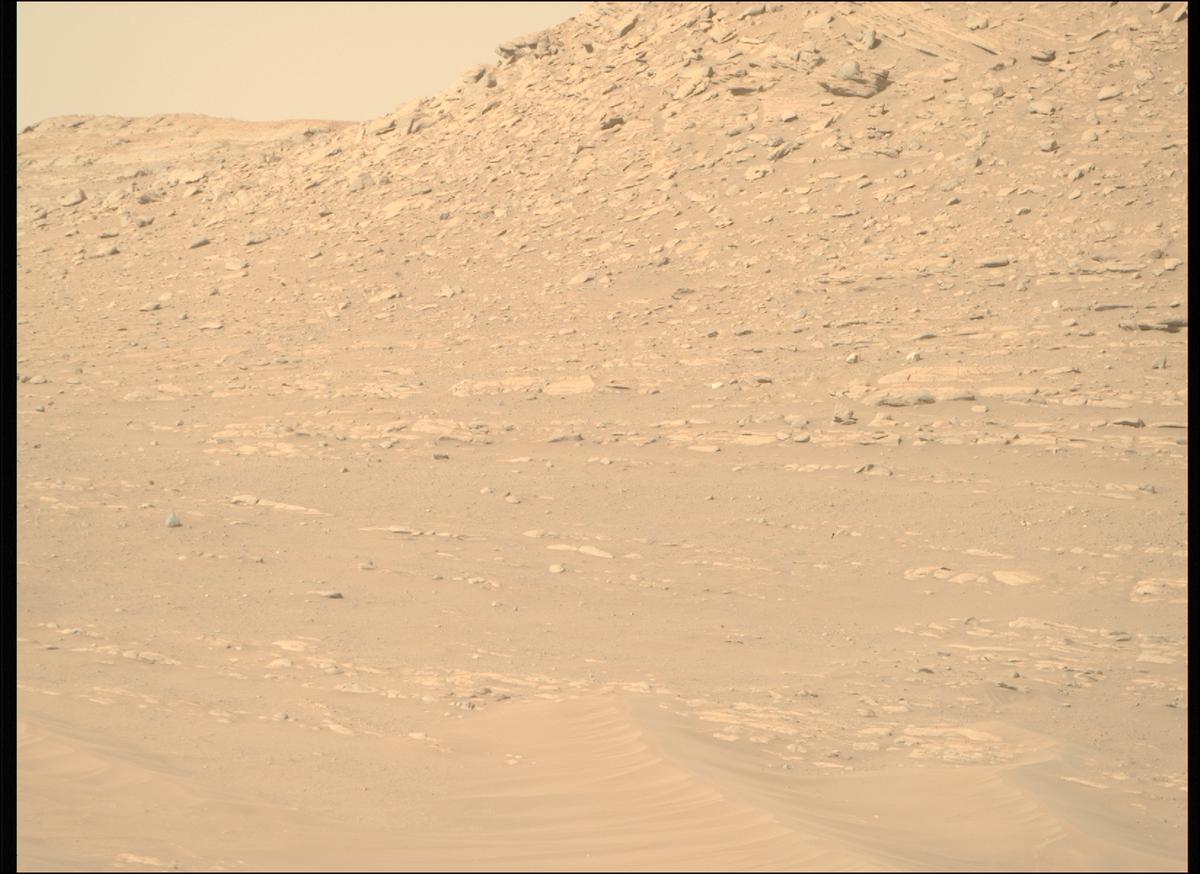 This image was taken by MCZ_RIGHT onboard NASA's Mars rover Perseverance on Sol 718