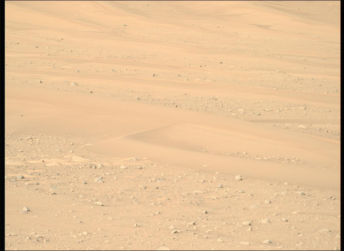 This image was taken by MCZ_RIGHT onboard NASA's Mars rover Perseverance on Sol 718